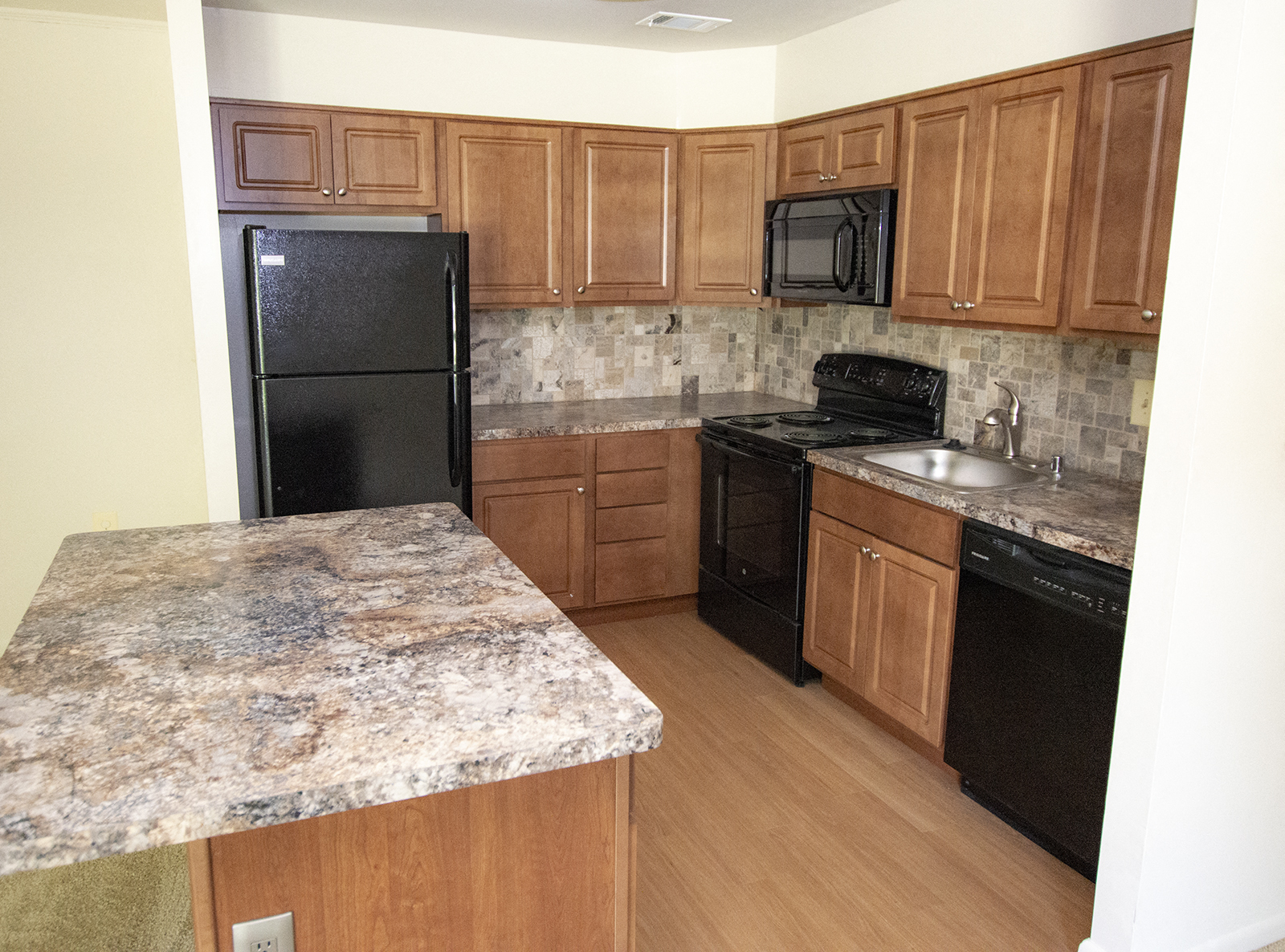 Apartments for Rent 21228 White Oaks Apartments